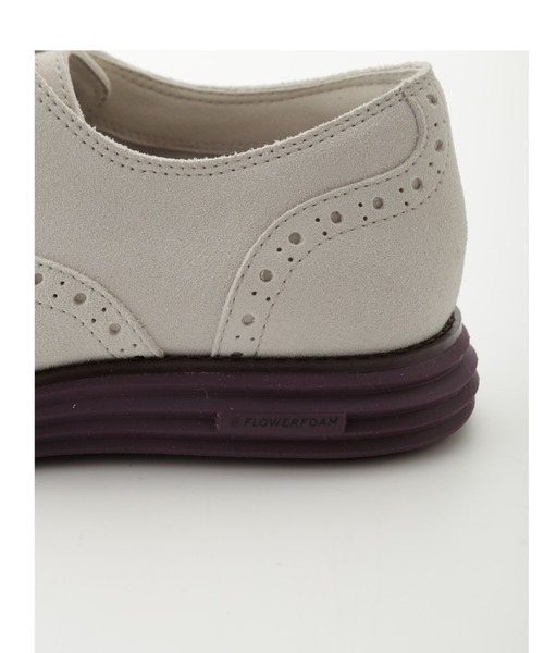 COLE HAAN(コールハーン)の「【emmi×COLE HAAN】SHORTWING OF(ドレスシューズ・レディース・ホワイト・22.5cm/23cm/23.5cm/24cm/24.5cm/25cm)」の4枚目の写真