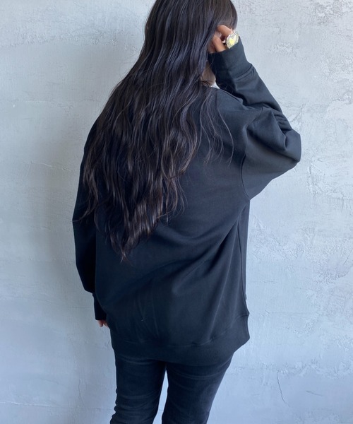 1piu1uguale3 RELAX（ウノピュウノウグァーレトレリラックス）の「[1PIU1UGUALE3 RELAX/ウノピゥウノウグァーレトレ リラックス] 別注 エンボス加工ボックスロゴプリント クルーネックスウェット（スウェット・レディース・ホワイト/ブラック・S/M/L）」の19枚目の写真