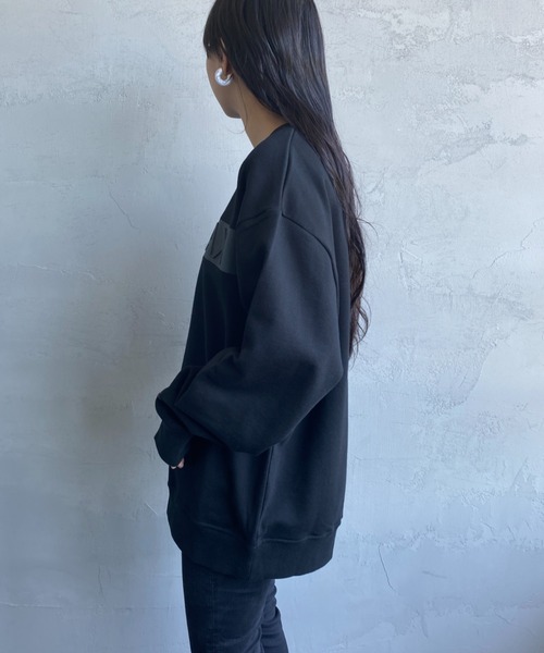 1piu1uguale3 RELAX（ウノピュウノウグァーレトレリラックス）の「[1PIU1UGUALE3 RELAX/ウノピゥウノウグァーレトレ リラックス] 別注 エンボス加工ボックスロゴプリント クルーネックスウェット（スウェット・レディース・ホワイト/ブラック・S/M/L）」の21枚目の写真