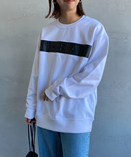 1piu1uguale3 RELAX（ウノピュウノウグァーレトレリラックス）の「[1PIU1UGUALE3 RELAX/ウノピゥウノウグァーレトレ リラックス] 別注 エンボス加工ボックスロゴプリント クルーネックスウェット（スウェット・レディース・ホワイト/ブラック・S/M/L）」の6枚目の写真