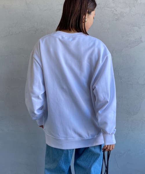 1piu1uguale3 RELAX（ウノピュウノウグァーレトレリラックス）の「[1PIU1UGUALE3 RELAX/ウノピゥウノウグァーレトレ リラックス] 別注 エンボス加工ボックスロゴプリント クルーネックスウェット（スウェット・レディース・ホワイト/ブラック・S/M/L）」の8枚目の写真