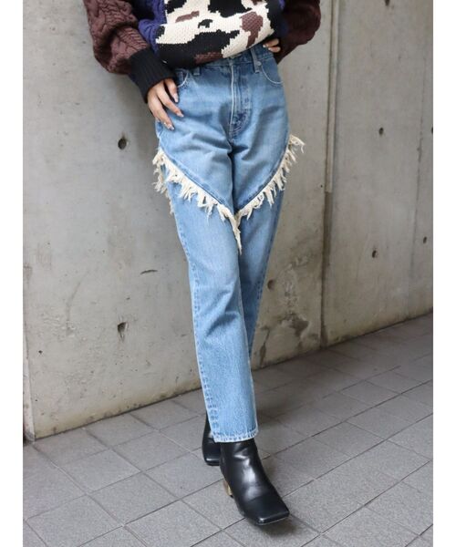 EVRIS（エヴリス）の「フリンジデザインテーパードデニムパンツ（デニムパンツ・レディース・インディゴブルー/ライトブルー・SMALL/MEDIUM）」の2枚目の写真