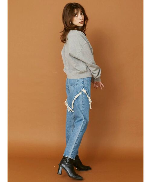 EVRIS（エヴリス）の「フリンジデザインテーパードデニムパンツ（デニムパンツ・レディース・インディゴブルー/ライトブルー・SMALL/MEDIUM）」の21枚目の写真