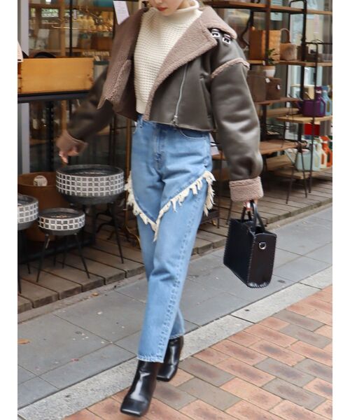 EVRIS（エヴリス）の「フリンジデザインテーパードデニムパンツ（デニムパンツ・レディース・インディゴブルー/ライトブルー・SMALL/MEDIUM）」の12枚目の写真