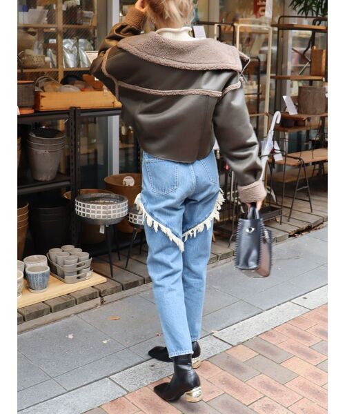 EVRIS（エヴリス）の「フリンジデザインテーパードデニムパンツ（デニムパンツ・レディース・インディゴブルー/ライトブルー・SMALL/MEDIUM）」の11枚目の写真