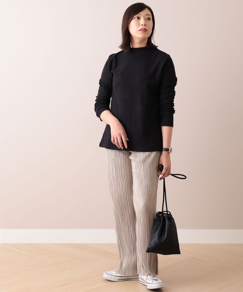 BELLUNA PLUS(ベルーナ)の「やわらか起毛素材ハイネックプルオーバー(Tシャツ/カットソー・レディース・ブラック/ターコイズブルー/モカ/オフホワイト・MEDIUM/LARGE/X-LARGE)」の5枚目の写真