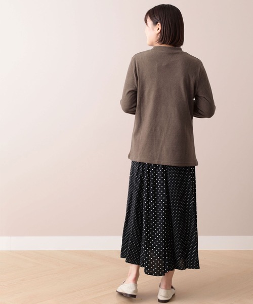 BELLUNA PLUS(ベルーナ)の「やわらか起毛素材ハイネックプルオーバー(Tシャツ/カットソー・レディース・ブラック/ターコイズブルー/モカ/オフホワイト・MEDIUM/LARGE/X-LARGE)」の10枚目の写真