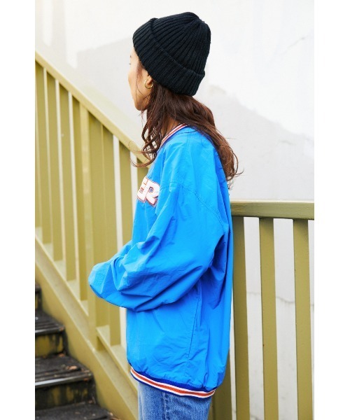 RODEO CROWNS WIDE BOWL(ロデオクラウンズワイドボウル)の「STARTER Vネックナイロンプルオーバー(スウェット・レディース・ホワイト/ネイビー/ブルー・FREE)」の5枚目の写真