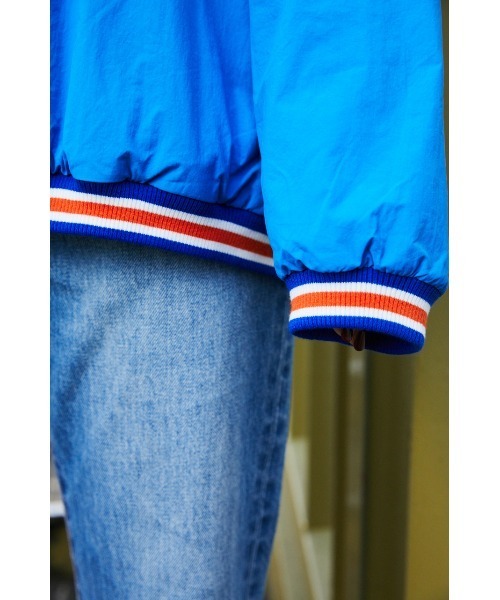 RODEO CROWNS WIDE BOWL(ロデオクラウンズワイドボウル)の「STARTER Vネックナイロンプルオーバー(スウェット・レディース・ホワイト/ネイビー/ブルー・FREE)」の10枚目の写真