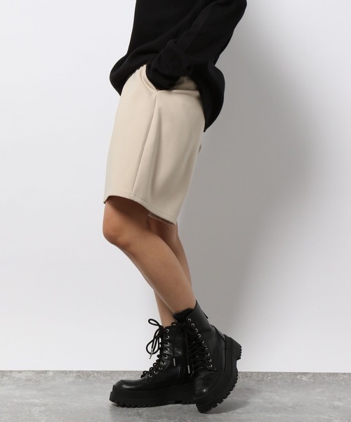 PAGEBOY(ページボーイ)の「タックショートパンツ(その他パンツ・レディース・ベージュ/オフホワイト/ブラック・FREE)」の6枚目の写真
