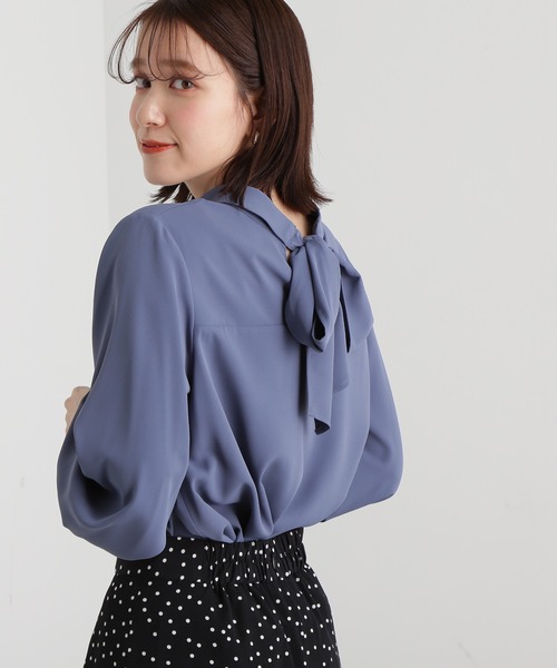 N.(N. Natural Beauty Basic)(エヌエヌナチュラルビューティーベーシック)の「◆前後2WAYボウタイリボンブラウス(シャツ/ブラウス・レディース・ブルー/オフホワイト/グレー・MEDIUM)」の3枚目の写真