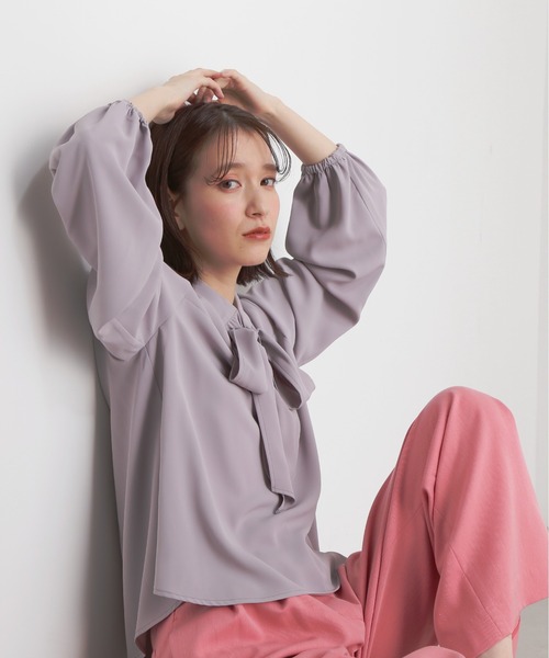 N.(N. Natural Beauty Basic)(エヌエヌナチュラルビューティーベーシック)の「◆前後2WAYボウタイリボンブラウス(シャツ/ブラウス・レディース・ブルー/オフホワイト/グレー・MEDIUM)」の7枚目の写真