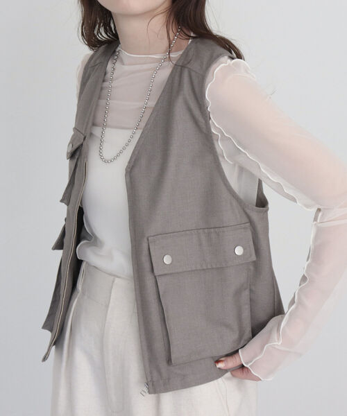 fredy emue（フレディエミュ）の「バックデザインフィッシングベスト（ベスト・レディース・ブラック/ベージュ・38）」の8枚目の写真