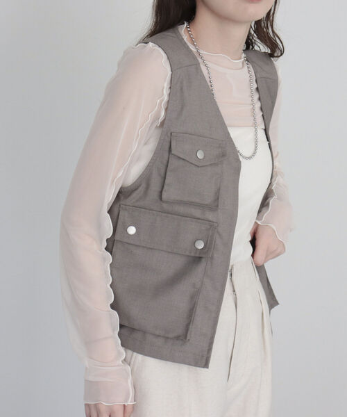 fredy emue（フレディエミュ）の「バックデザインフィッシングベスト（ベスト・レディース・ブラック/ベージュ・38）」の10枚目の写真