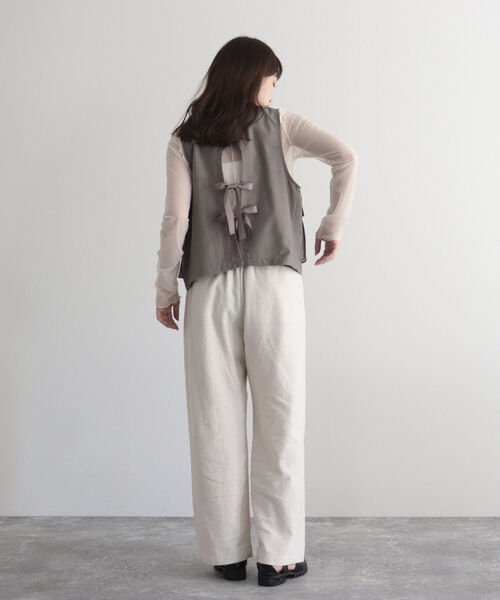 fredy emue（フレディエミュ）の「バックデザインフィッシングベスト（ベスト・レディース・ブラック/ベージュ・38）」の15枚目の写真