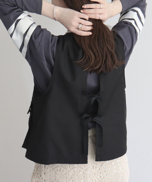 fredy emue（フレディエミュ）の「バックデザインフィッシングベスト（ベスト・レディース・ブラック/ベージュ・38）」の19枚目の写真