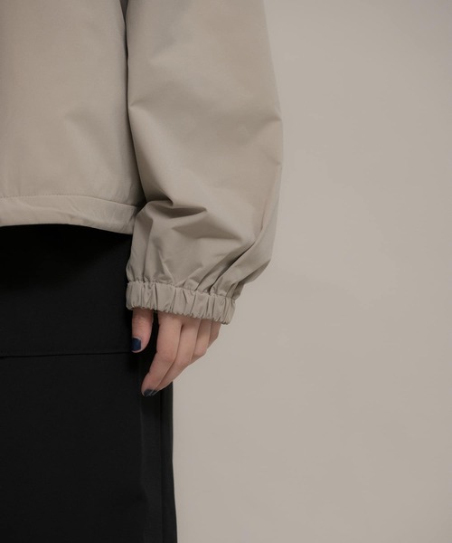 Uiscel（ユイセル）の「『別注』Uiscel×OUTDOORPRODUCTS　アウターB（ブルゾン・レディース・ブラック/ベージュ・LARGE/MEDIUM）」の13枚目の写真