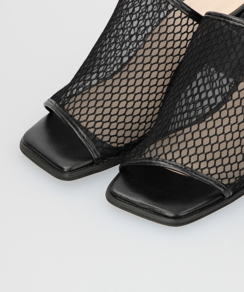 COMME CA ISM（コムサイズム）の「スクエアトゥメッシュ　ミュール（サンダル・レディース・オフホワイト/ブラック・23.5cm/24.5cm）」の3枚目の写真