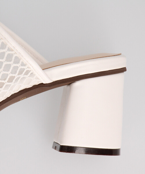 COMME CA ISM（コムサイズム）の「スクエアトゥメッシュ　ミュール（サンダル・レディース・オフホワイト/ブラック・23.5cm/24.5cm）」の9枚目の写真