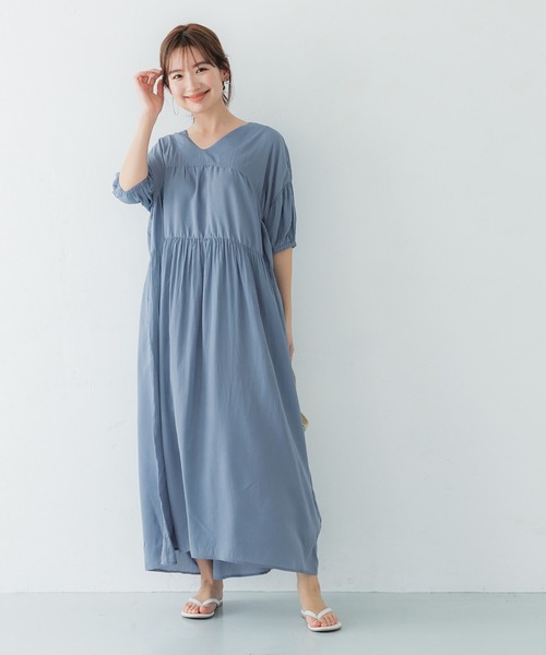 サテンティアードVネックワンピース