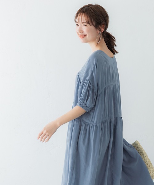サテンティアードVネックワンピース