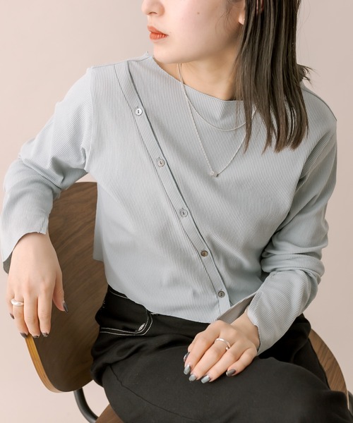 mline（エムライン）の「[mline]アシメボタントップス（ニット/セーター・レディース・ミント/オフホワイト/パープル/ブラック・FREE）」の17枚目の写真