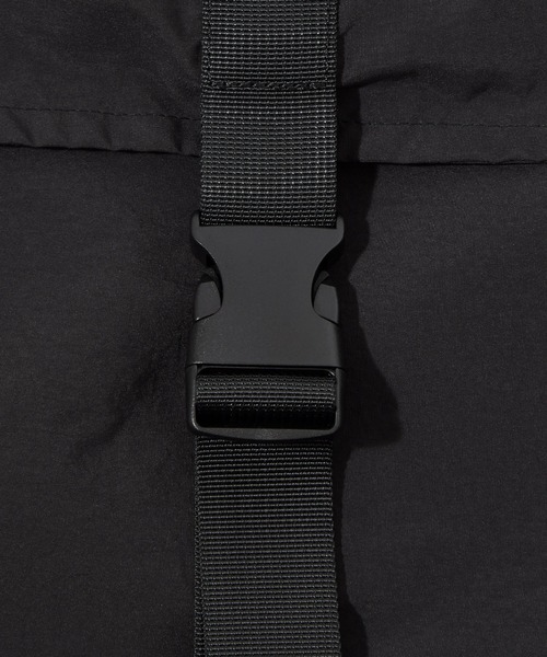 MONO-MART LADY'S(モノマートレディース)の「ナイロンビッグメッセンジャーバッグ(ショルダーバッグ・レディース・ベージュ/ライトグレー/カーキ/ブラック・FREE)」の8枚目の写真