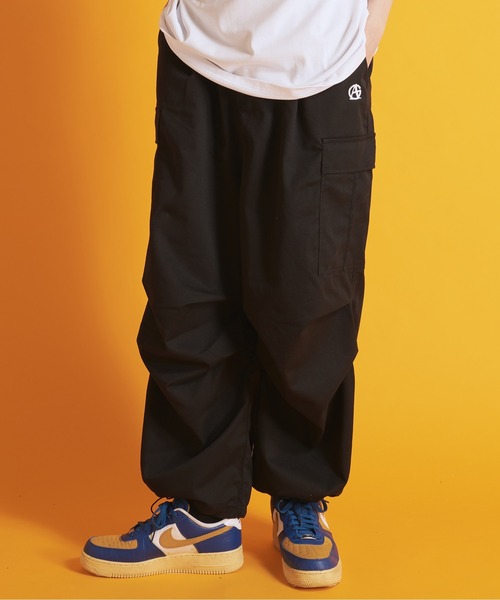 GALLIS ADDICTION（ガリスアディクション）の「GA TWILL-CARGO PANTS（カーゴパンツ・メンズ・ホワイト/ブラック・L/M）」の2枚目の写真