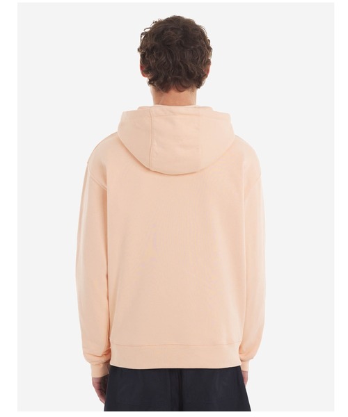 Maison Kitsune（メゾンキツネ）の「TONAL FOX HEAD PATCH COMFORT HOODIE（パーカー・メンズ・ピンク系その他・S/M/L/XL）」の4枚目の写真