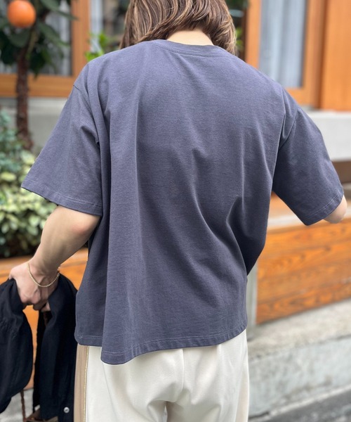 mi via loca（ミヴィアロカ）の「ビジュー付きショート丈Tシャツ（Tシャツ/カットソー・レディース・カーキ/ベージュ/スミクロ・FREE）」の8枚目の写真