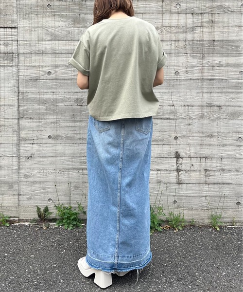 mi via loca（ミヴィアロカ）の「ビジュー付きショート丈Tシャツ（Tシャツ/カットソー・レディース・カーキ/ベージュ/スミクロ・FREE）」の7枚目の写真