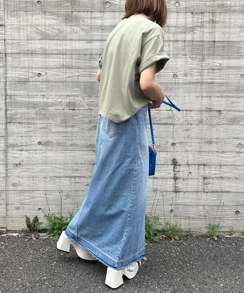 mi via loca（ミヴィアロカ）の「ビジュー付きショート丈Tシャツ（Tシャツ/カットソー・レディース・カーキ/ベージュ/スミクロ・FREE）」の15枚目の写真