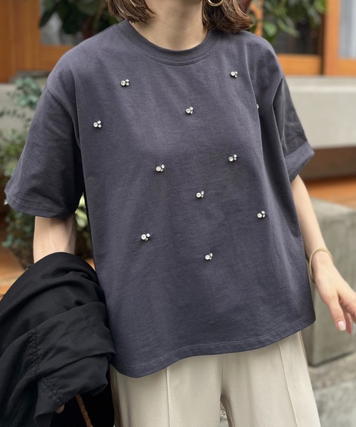 mi via loca（ミヴィアロカ）の「ビジュー付きショート丈Tシャツ（Tシャツ/カットソー・レディース・カーキ/ベージュ/スミクロ・FREE）」の16枚目の写真