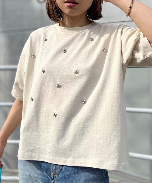 mi via loca（ミヴィアロカ）の「ビジュー付きショート丈Tシャツ（Tシャツ/カットソー・レディース・カーキ/ベージュ/スミクロ・FREE）」の10枚目の写真