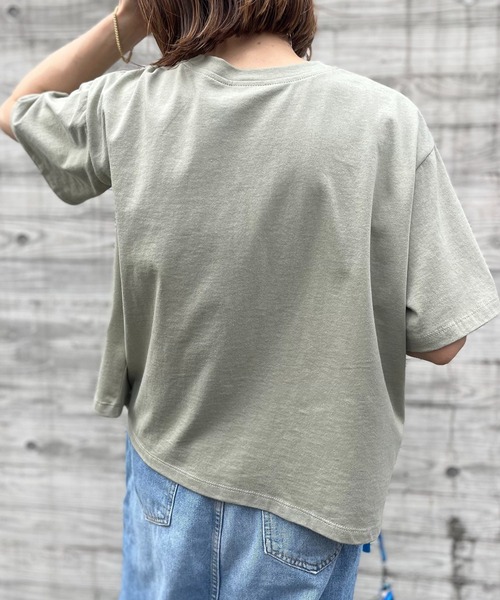 mi via loca（ミヴィアロカ）の「ビジュー付きショート丈Tシャツ（Tシャツ/カットソー・レディース・カーキ/ベージュ/スミクロ・FREE）」の22枚目の写真