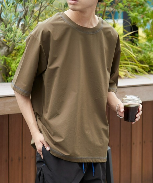 CIAOPANIC TYPY（チャオパニックティピー）の「配色ステッチTee型ラッシュガード（水着・メンズ・チャコールグレー/ブルー/カーキ・LARGE/X-LARGE）」の2枚目の写真