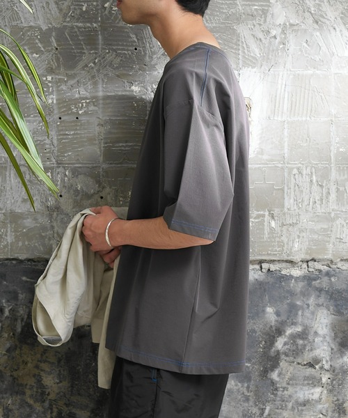 CIAOPANIC TYPY（チャオパニックティピー）の「配色ステッチTee型ラッシュガード（水着・メンズ・チャコールグレー/ブルー/カーキ・LARGE/X-LARGE）」の7枚目の写真