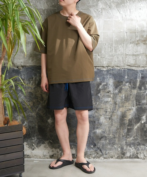 CIAOPANIC TYPY（チャオパニックティピー）の「配色ステッチTee型ラッシュガード（水着・メンズ・チャコールグレー/ブルー/カーキ・LARGE/X-LARGE）」の19枚目の写真