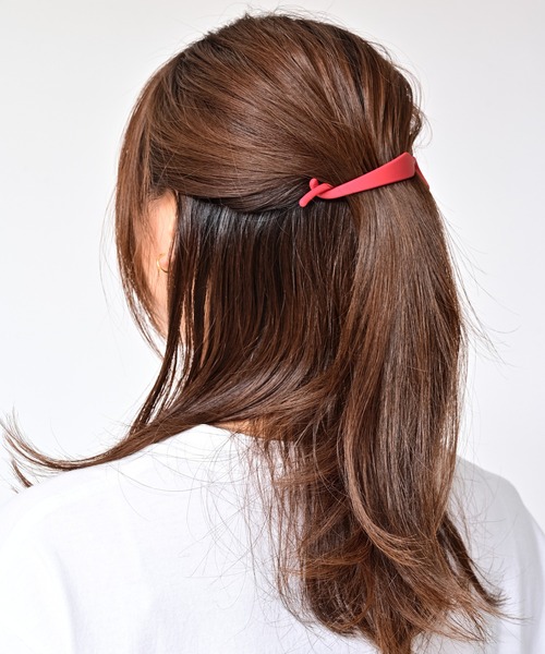 Alite cloth（アリーテクロス）の「クロスバナナクリップ（バレッタ/ヘアクリップ・レディース・ブラウン/ネイビー/ブラック/ワイン・F）」の6枚目の写真