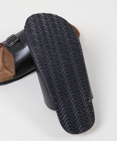 SPINNS（スピンズ）の「フェイクレザーダブルモンクサンダル（サンダル・メンズ・ブラック・L/M）」の4枚目の写真