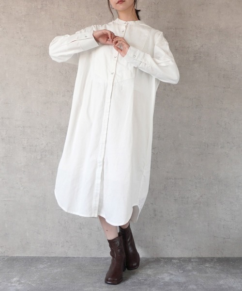 Emma（SELECT LEVERY）（エマ セレクトリベリー）の「デニムブザムシャツワンピース（シャツワンピース・レディース・ライトブルー/ブルー/ワンウォッシュ/ホワイト・MEDIUM/LARGE）」の2枚目の写真