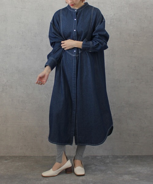 Emma（SELECT LEVERY）（エマ セレクトリベリー）の「デニムブザムシャツワンピース（シャツワンピース・レディース・ライトブルー/ブルー/ワンウォッシュ/ホワイト・MEDIUM/LARGE）」の4枚目の写真