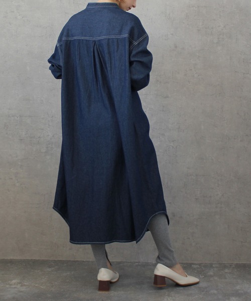 Emma（SELECT LEVERY）（エマ セレクトリベリー）の「デニムブザムシャツワンピース（シャツワンピース・レディース・ライトブルー/ブルー/ワンウォッシュ/ホワイト・MEDIUM/LARGE）」の13枚目の写真