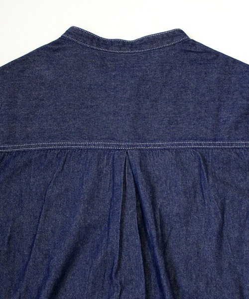 Emma（SELECT LEVERY）（エマ セレクトリベリー）の「デニムブザムシャツワンピース（シャツワンピース・レディース・ライトブルー/ブルー/ワンウォッシュ/ホワイト・MEDIUM/LARGE）」の17枚目の写真