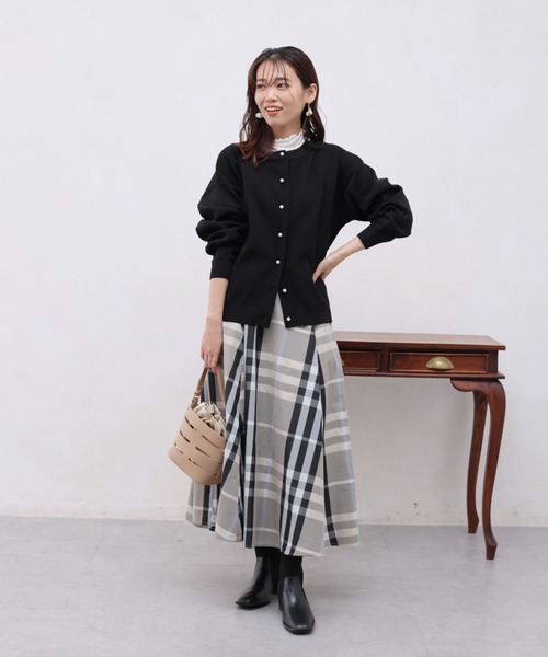 Chez toi（シェトワ）の「パールボタンアイレットカーディガン（カーディガン/ボレロ・レディース・ブラック/ライム/ブルー/オレンジ/オフホワイト・FREE）」の21枚目の写真