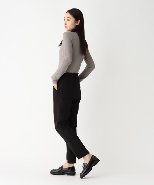 OPAQUE.CLIP(オペークドットクリップ)の「◆【大草直子さんコラボ】2way裾ボタンテーパードパンツ(その他パンツ・レディース・ダークブラウン/ブラック/ピンク系・40/38/36)」の6枚目の写真