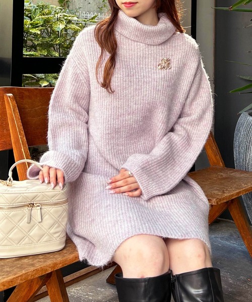 INGNI（イング）の「ブローチ付オフタートルニットワンピース