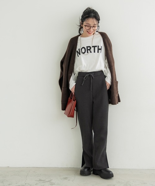 coca(coca)(コカ)の「ふわりースリットパンツ(スウェットパンツ・レディース・ブラック/チャコール・M/L)」の3枚目の写真