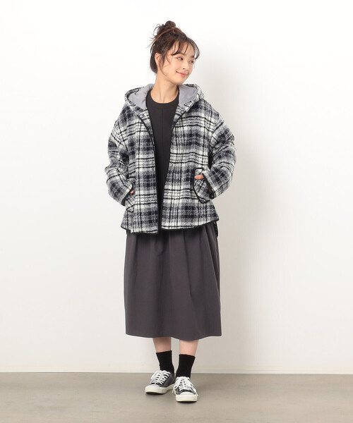 ONIGIRI(オニギリ)の「裏起毛ドッキング ワンピース(ワンピース・レディース・ベージュ/チャコール・M/L)」の16枚目の写真