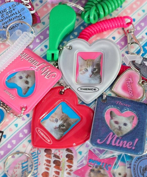 THENCE（デンス）の「THENCE／スクエアフォトフレームキーホルダー/デンス/韓国雑貨/2100591（ステーショナリー・レディース・インディゴブルー/ピンク・0）」の3枚目の写真